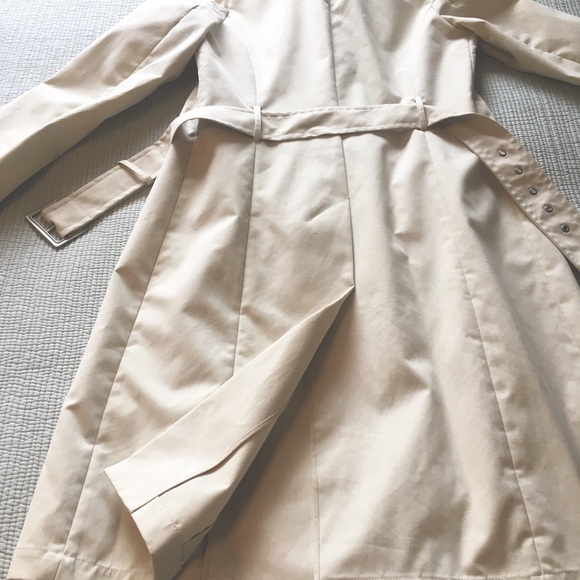 Banana Republic Belted Trench Coat - Picture 4 of 6